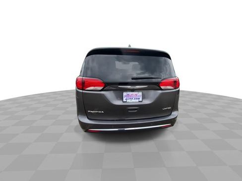 Used 2019 Chrysler Pacifica Limited w/ Advanced Safetytec Group FWD image 9