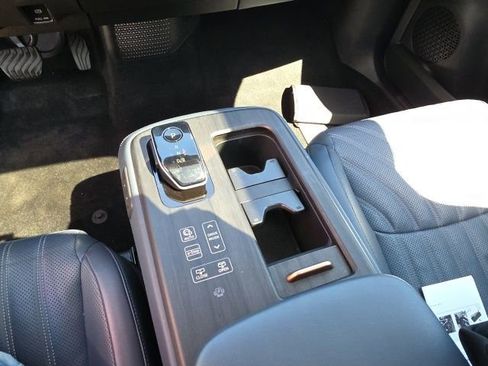 Used 2023 Nissan Ariya PLATINUM+ e-4ORCE image 19