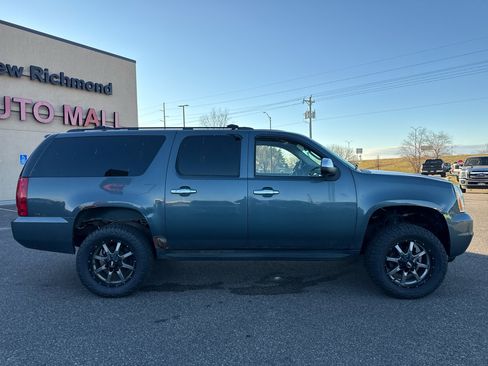 Used 2009 GMC Yukon XL SLT w/ SLT Chrome Edition image 6