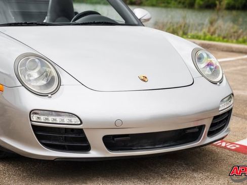 Used 2009 Porsche 911 Carrera RWD image 17