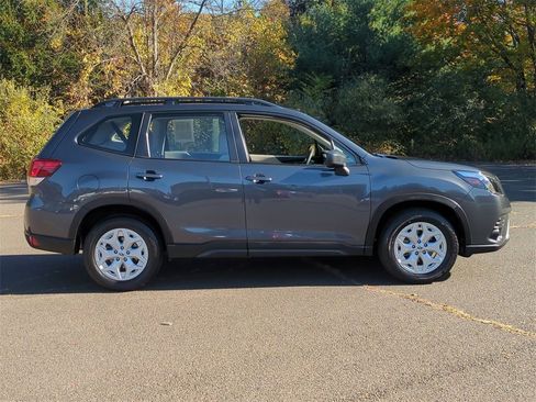 Used 2023 Subaru Forester image 3