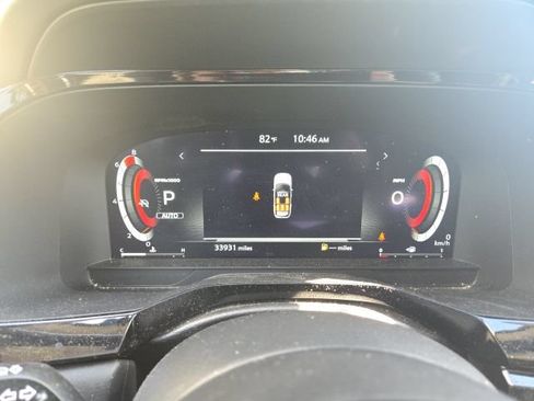 Used 2024 Nissan Pathfinder Platinum AWD/4WD image 23