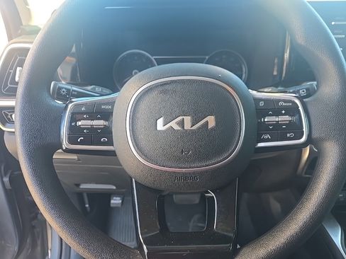 Certified 2023 Kia Sorento LX image 13