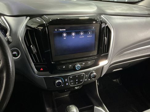 Used 2020 Chevrolet Traverse LT image 26