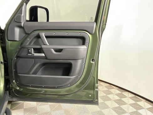 Used 2026 Land Rover Defender 130 X-Dynamic SE image 21