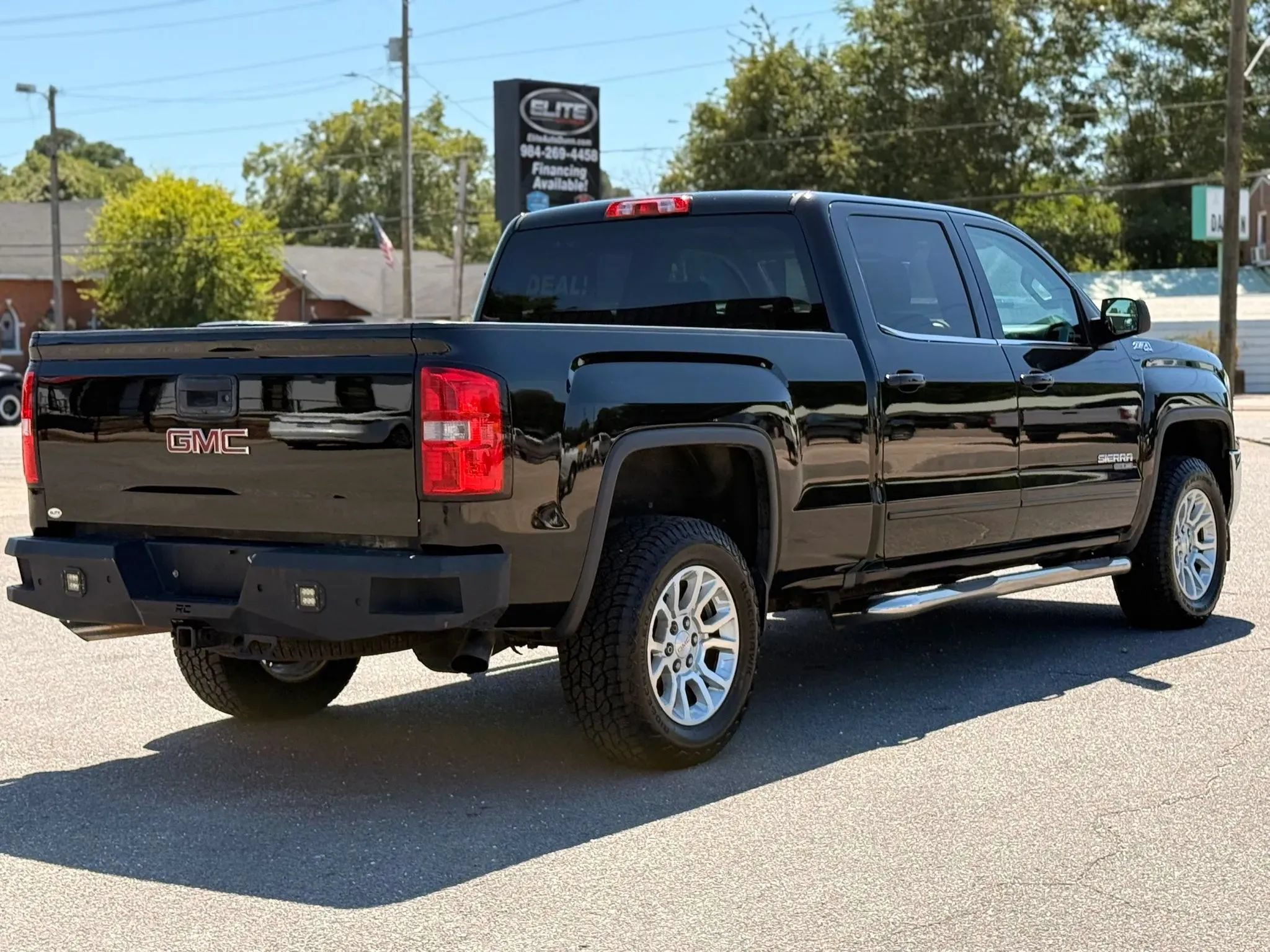 Used 2016 GMC Sierra 1500 SLE w/ Suspension Package, Off-Road AWD/4WD image 9
