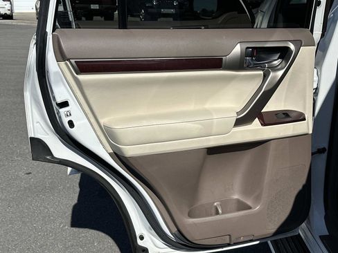 Used 2019 Lexus GX 460 image 13