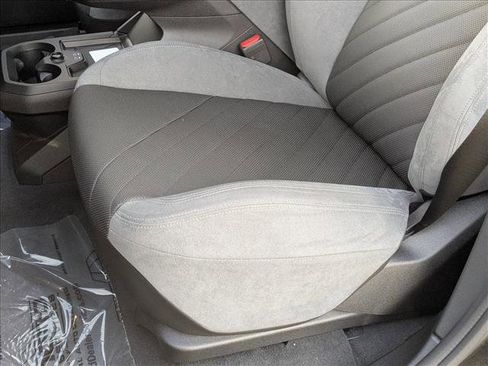 New 2026 BMW iX xDrive60 image 4