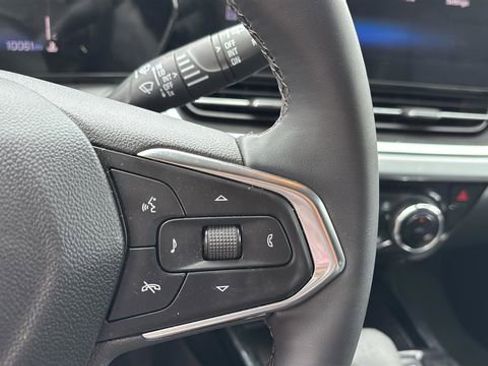 Used 2025 Chevrolet Trax LT w/ Driver Confidence Package FWD image 21