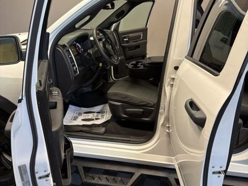 Used 2021 RAM 1500 Classic Warlock w/ Electronics Group image 16