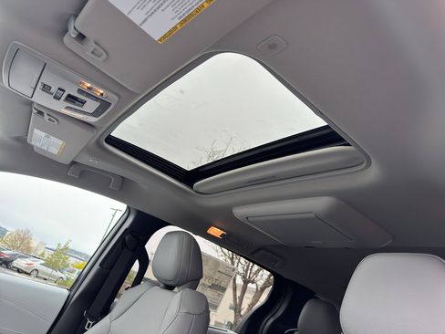 New 2026 Toyota Sienna XLE AWD/4WD image 15