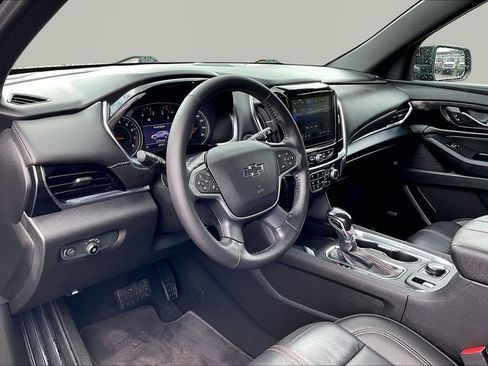 Used 2022 Chevrolet Traverse RS FWD image 14