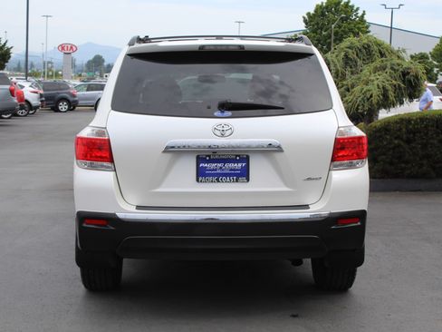 Used 2013 Toyota Highlander SE AWD/4WD image 5