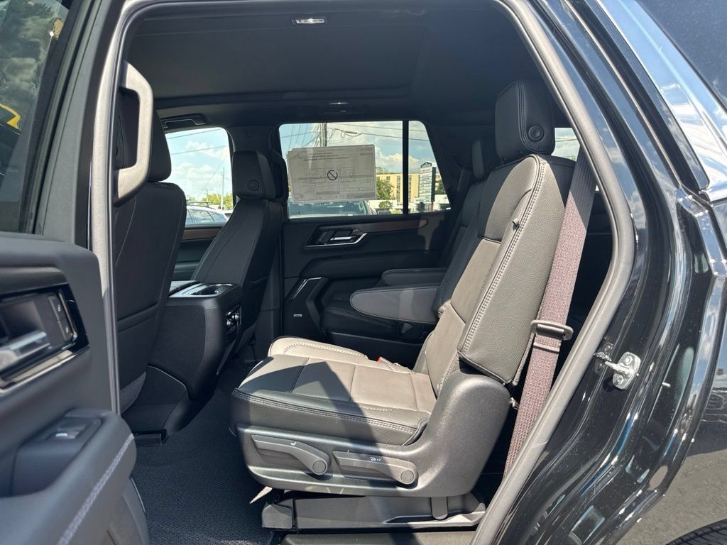 New 2026 GMC Yukon Denali w/ Sun & Power Step Package AWD/4WD image 30