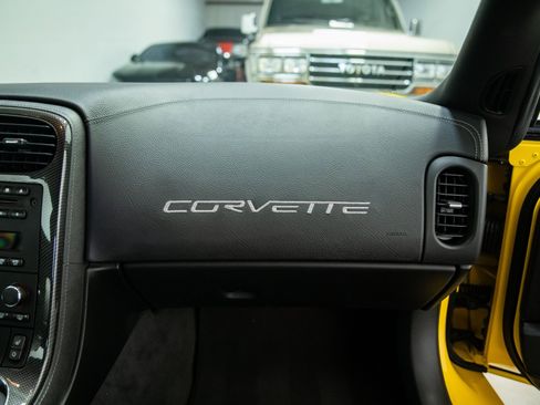 Used 2011 Chevrolet Corvette Z06 w/ Z07 Performance Package RWD image 37