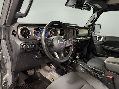 Used 2020 Jeep Wrangler Unlimited Sport AWD/4WD image 2