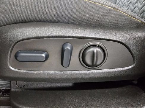 Certified 2024 Chevrolet Equinox LT FWD image 16