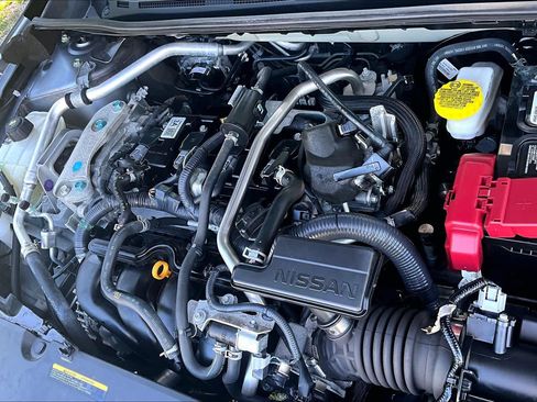 Used 2024 Nissan Sentra SV FWD image 33