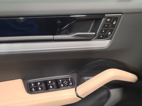 New 2026 Porsche Cayenne image 14