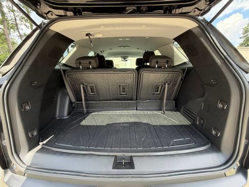 Used 2020 Chevrolet Traverse LT w/ LPO, Blackout Package FWD image 26