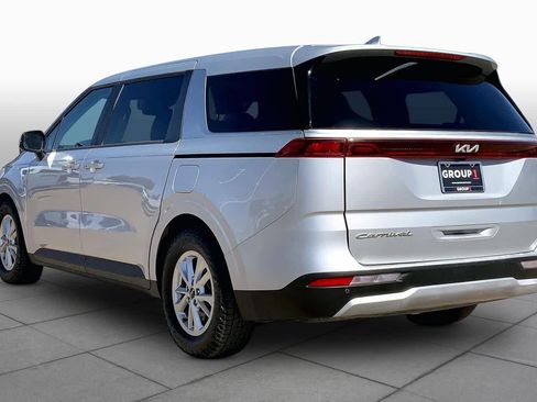 Used 2022 Kia Carnival LX FWD image 12