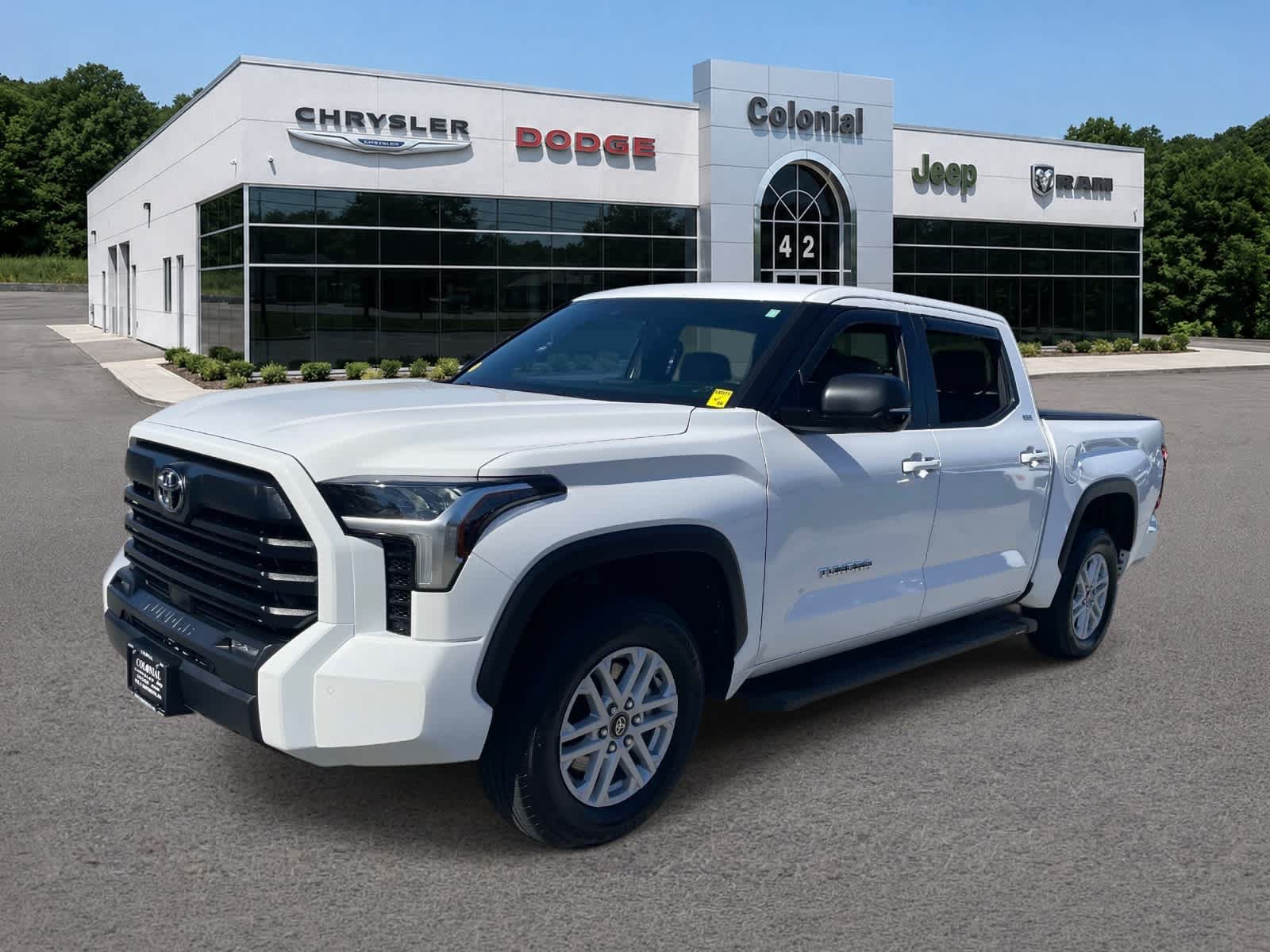 Used 2025 Toyota Tundra SR5 w/ SR5 Premium Package AWD/4WD image 1