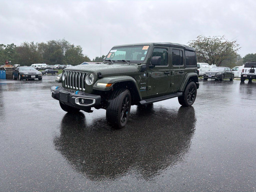 Used 2023 Jeep Wrangler Unlimited Sahara w/ Cold Weather Group AWD/4WD image 3