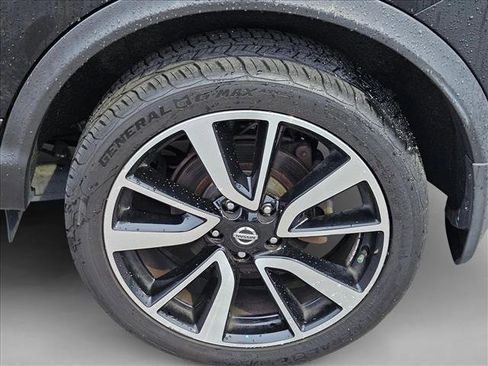 Used 2019 Nissan Rogue Sport SL w/ Premium Package image 4