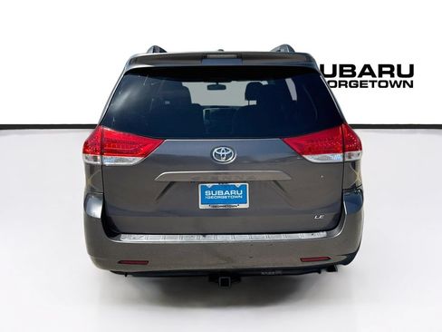 Used 2014 Toyota Sienna LE FWD image 6