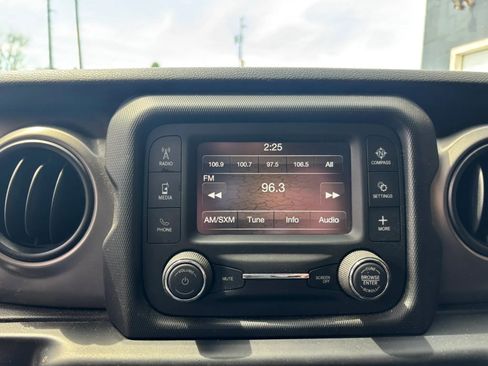 Used 2020 Jeep Gladiator Sport AWD/4WD image 24