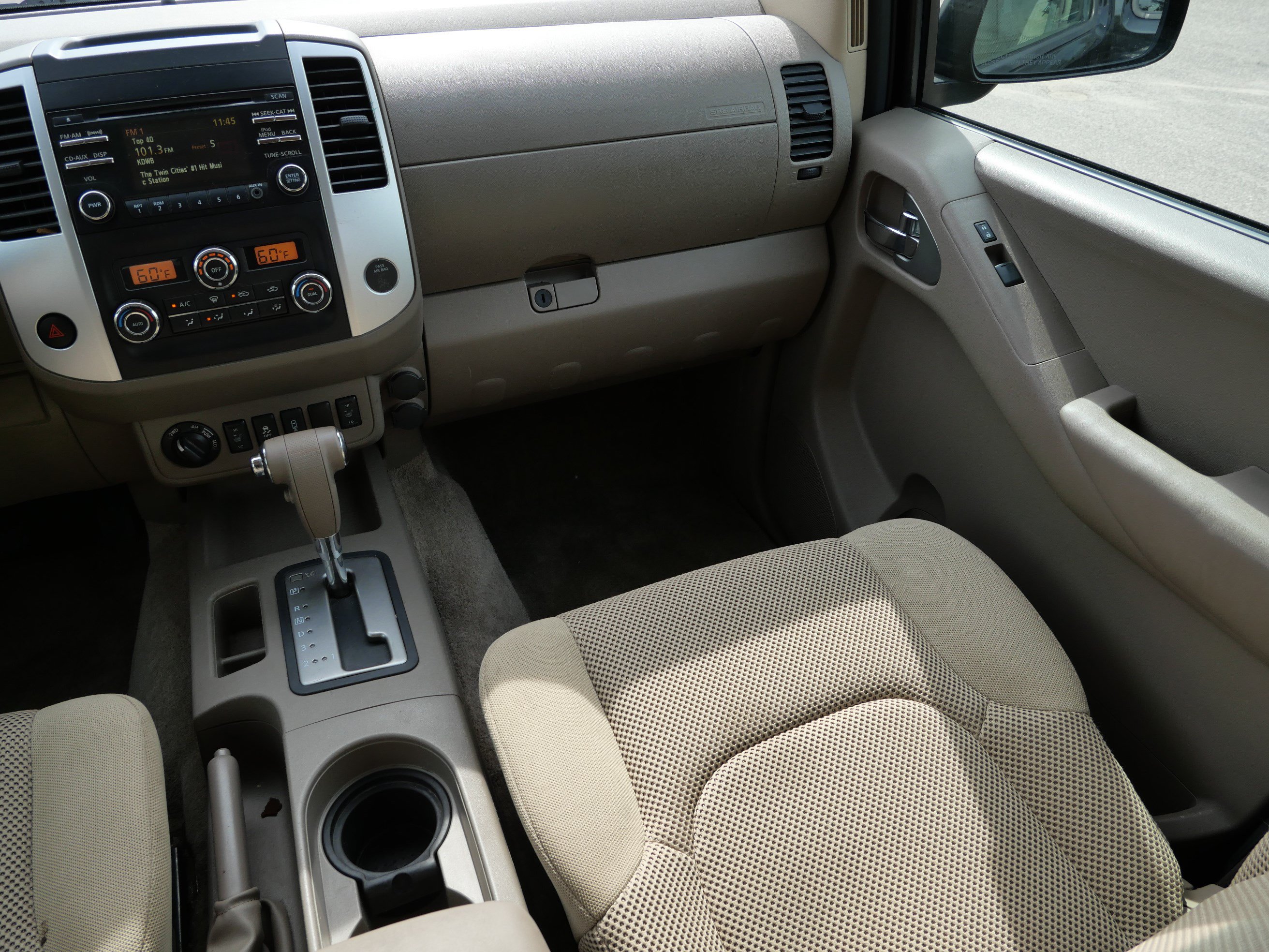 Used 2014 Nissan Frontier SV w/ SV Value Truck Package AWD/4WD image 11