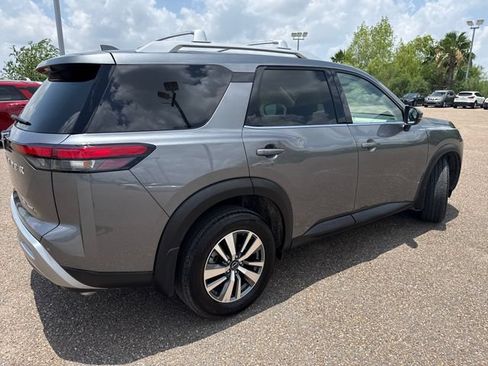 Used 2025 Nissan Pathfinder SL w/ Cargo Package AWD/4WD image 7