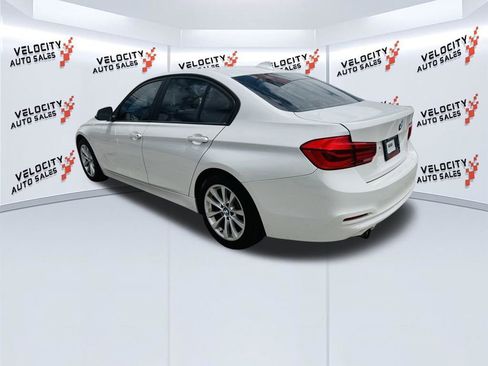 Used 2018 BMW 320i Sedan w/ Convenience Package image 5