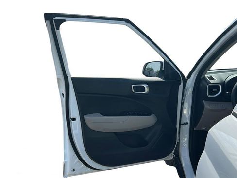 New 2026 Hyundai Venue SEL FWD image 30