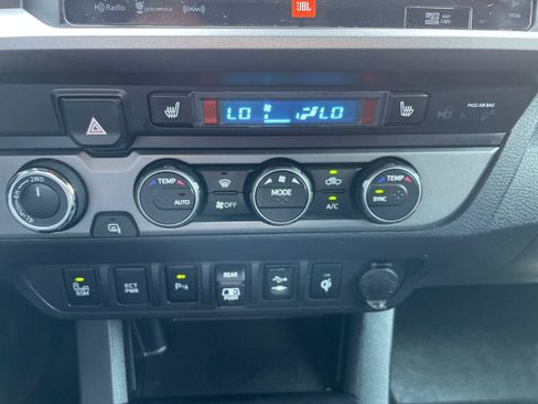 Certified 2019 Toyota Tacoma TRD Off-Road w/ TRD Premium Off Road Package AWD/4WD image 19