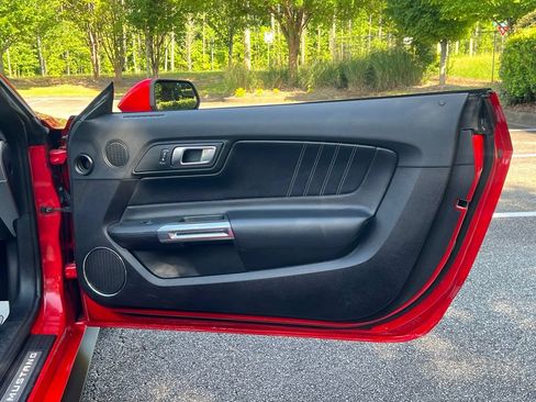 Used 2019 Ford Mustang Premium RWD image 21