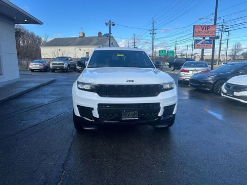 Used 2023 Jeep Grand Cherokee L Laredo image 2