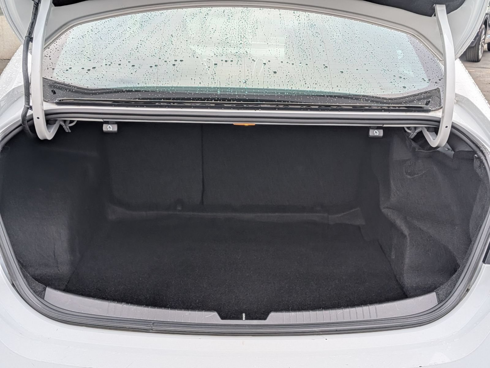 Used 2023 Chevrolet Malibu LT FWD image 34