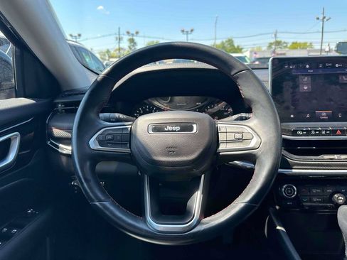 Used 2022 Jeep Compass Trailhawk w/ Trailhawk Convenience Group AWD/4WD image 14