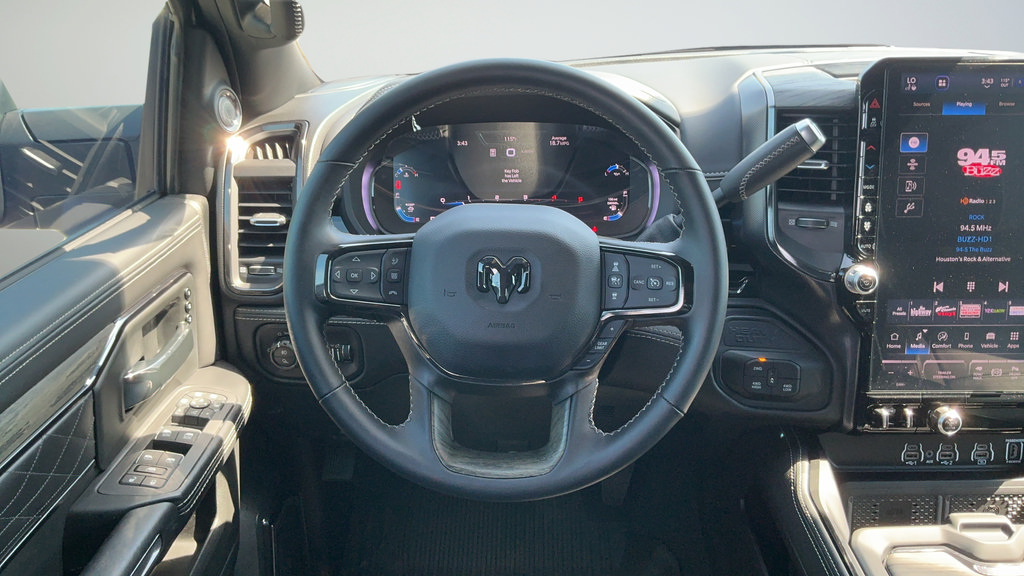 Used 2025 RAM 2500 Limited AWD/4WD image 9