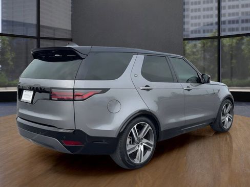 Used 2024 Land Rover Discovery Dynamic SE AWD/4WD image 5