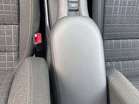 Certified 2024 Honda HR-V LX image 16