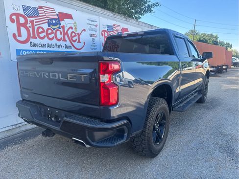 Used 2021 Chevrolet Silverado 1500 LT Trail Boss image 3