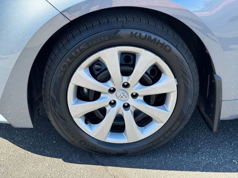 Used 2025 Toyota Corolla LE image 10