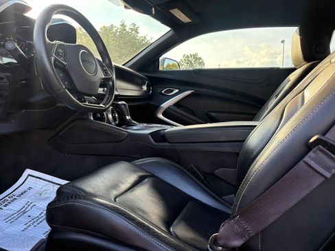 Used 2017 Chevrolet Camaro SS RWD image 8