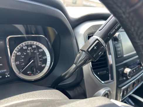 Used 2019 Nissan Titan SL w/ Off-Road Package AWD/4WD image 43