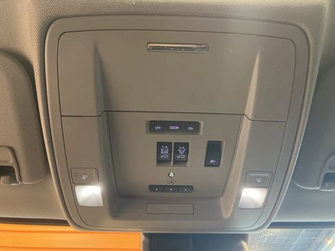 Used 2018 Chevrolet Silverado 2500 High Country image 24