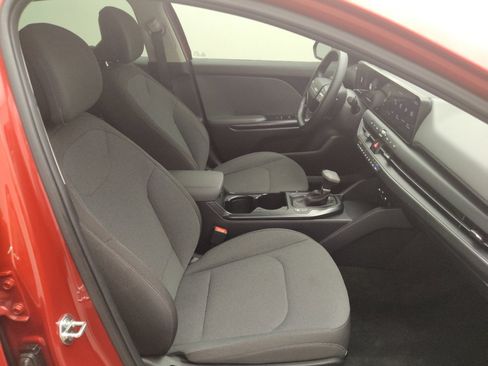 Used 2025 Kia K4 FWD image 21