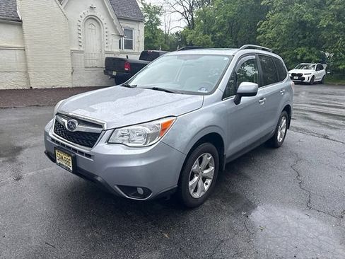 Used 2016 Subaru Forester 2.5i Limited AWD/4WD image 2