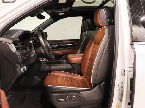 Used 2023 GMC Yukon Denali Ultimate image 13